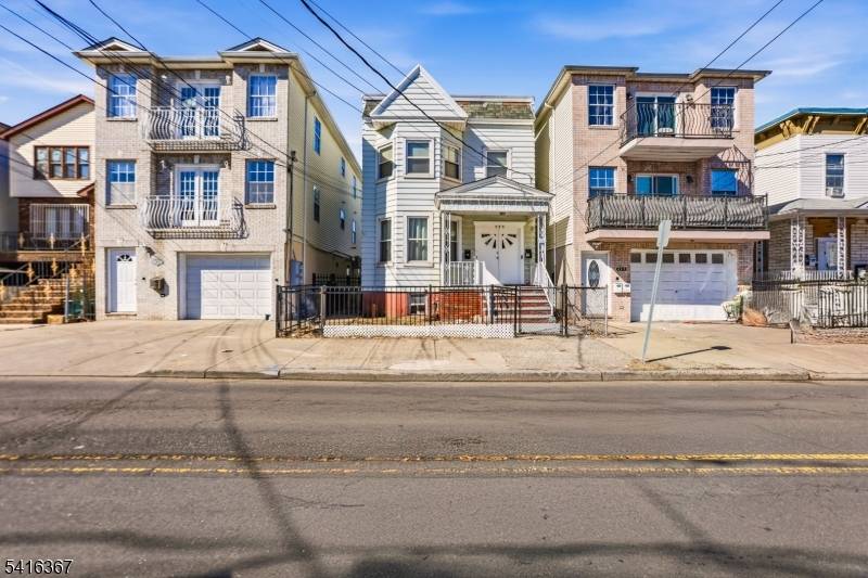 295 Old Bergen Rd, Jersey City, NJ 07305