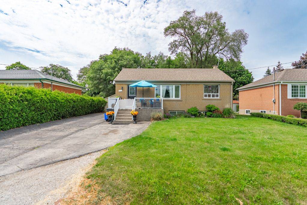 1025 Pinegrove RD, Oakville, ON L6L 2W3