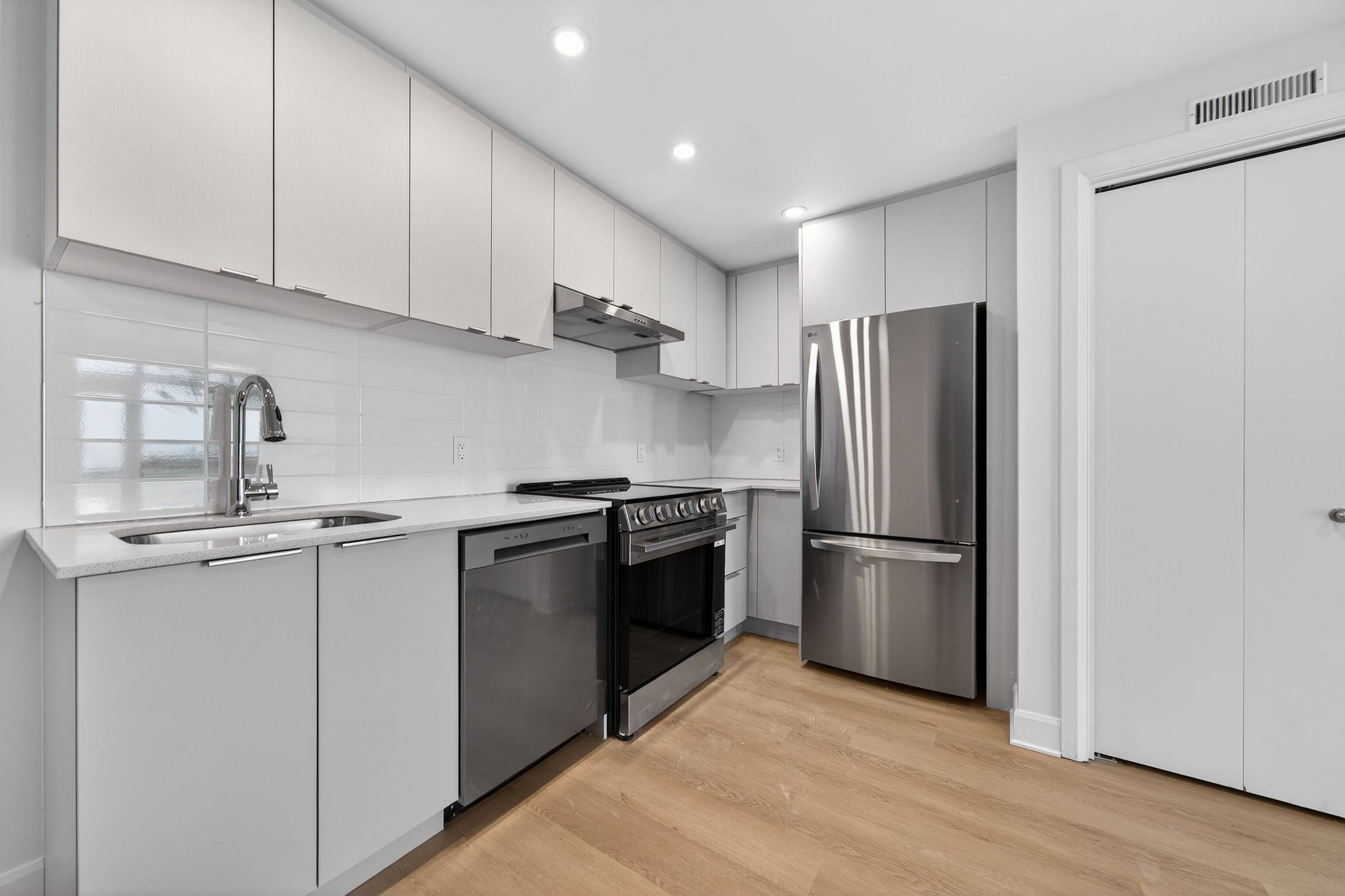 1370 Carling AVE #1203, Carlington - Central Park, ON K1Z 0E4