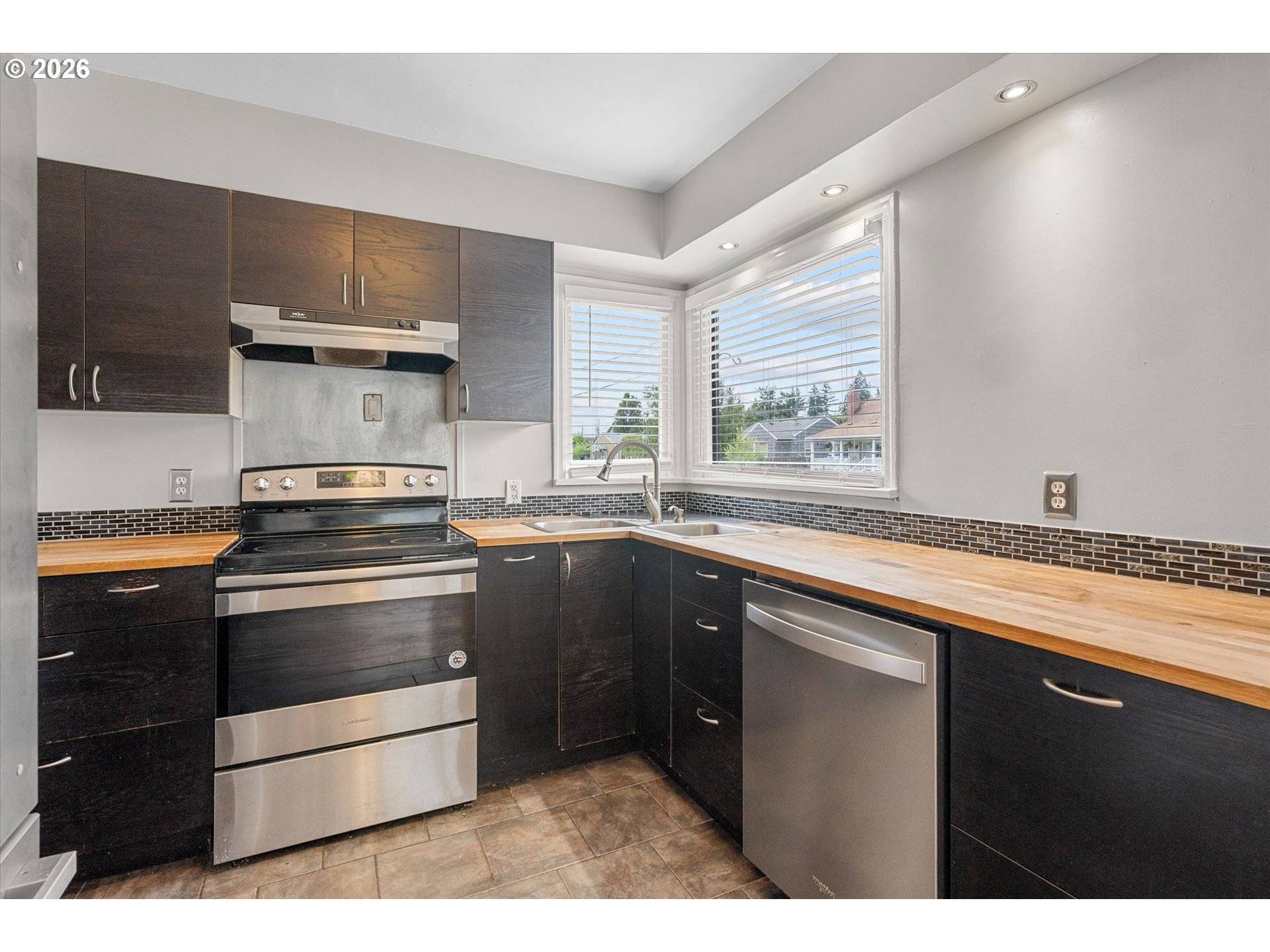 4933 N YALE ST, Portland, OR 97203