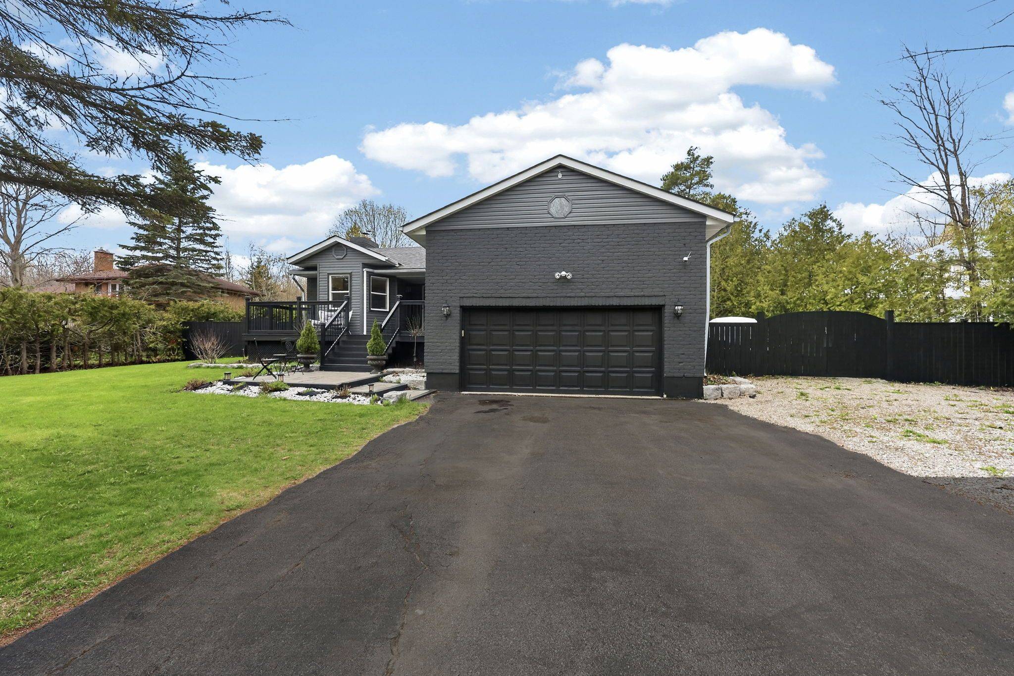 2330 Lakeshore RD E, Oro-medonte, ON L0L 1T0