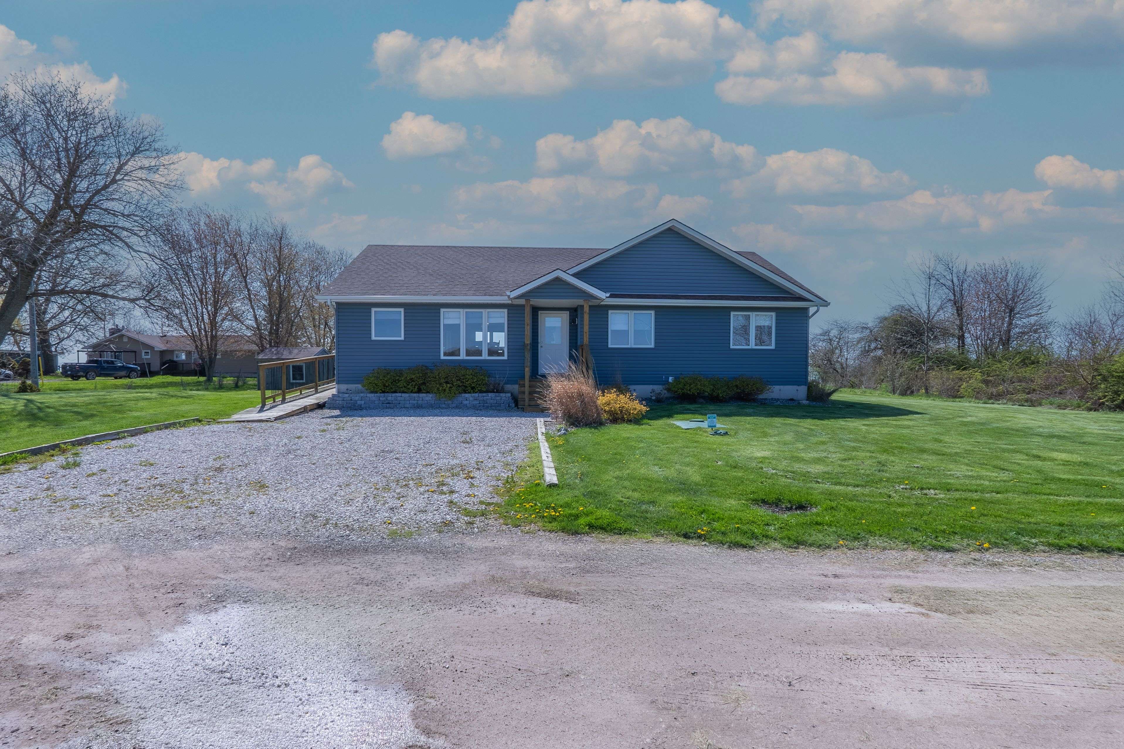 1954 Ocean BLVD, Chatham-kent, ON N0P 2P0