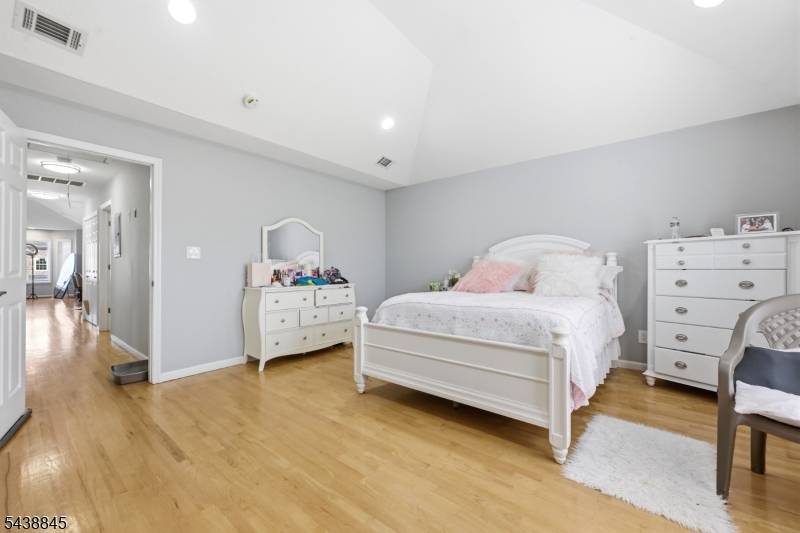 433 Linden Ave, Elizabeth City, NJ 07202