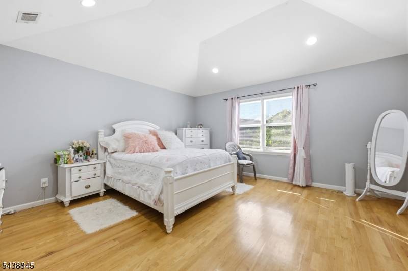 433 Linden Ave, Elizabeth City, NJ 07202