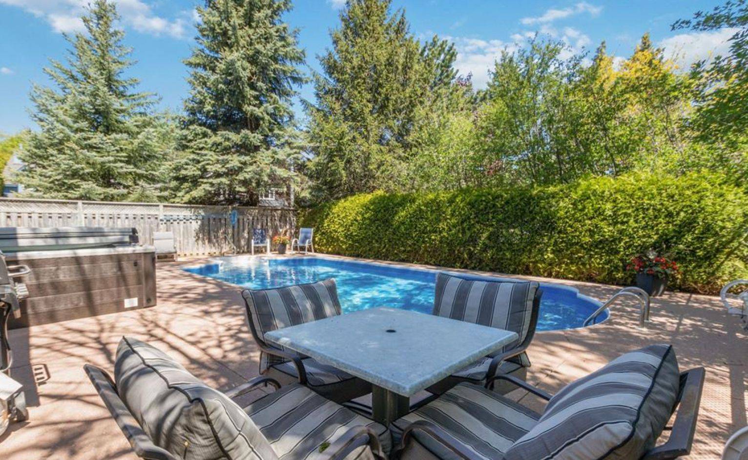 102 LIISA'S LN, Blue Mountains, ON L9Y 3Z2