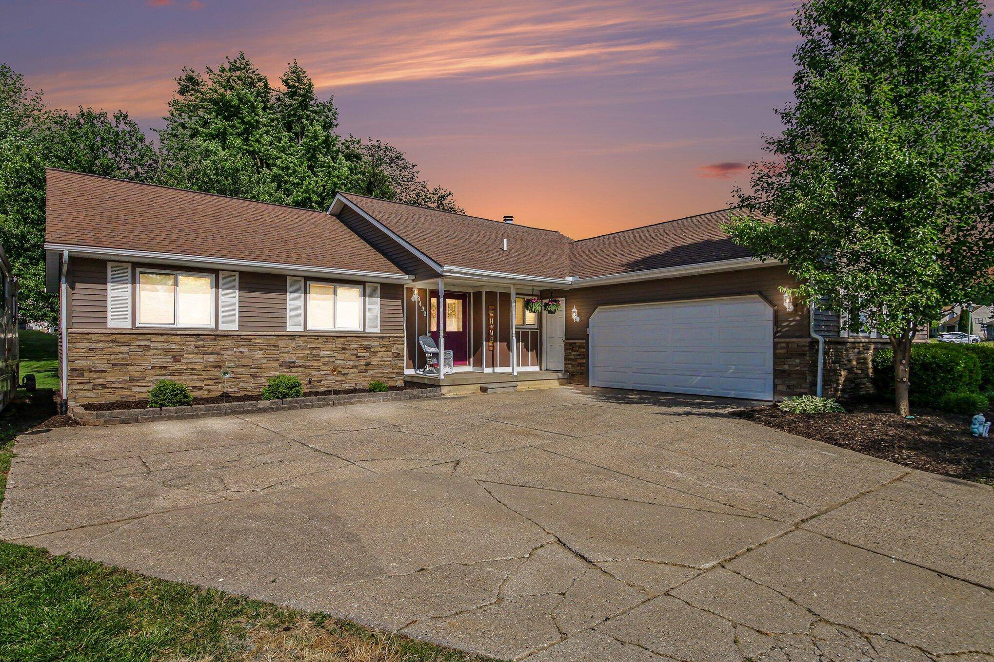 8490 Woodruff DR SW, Byron Twp, MI 49315