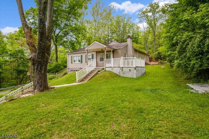 16 High St, Blairstown Twp., NJ 07825
