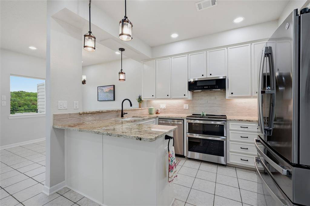 125 Greenway Bend, Pottsboro, TX 75076
