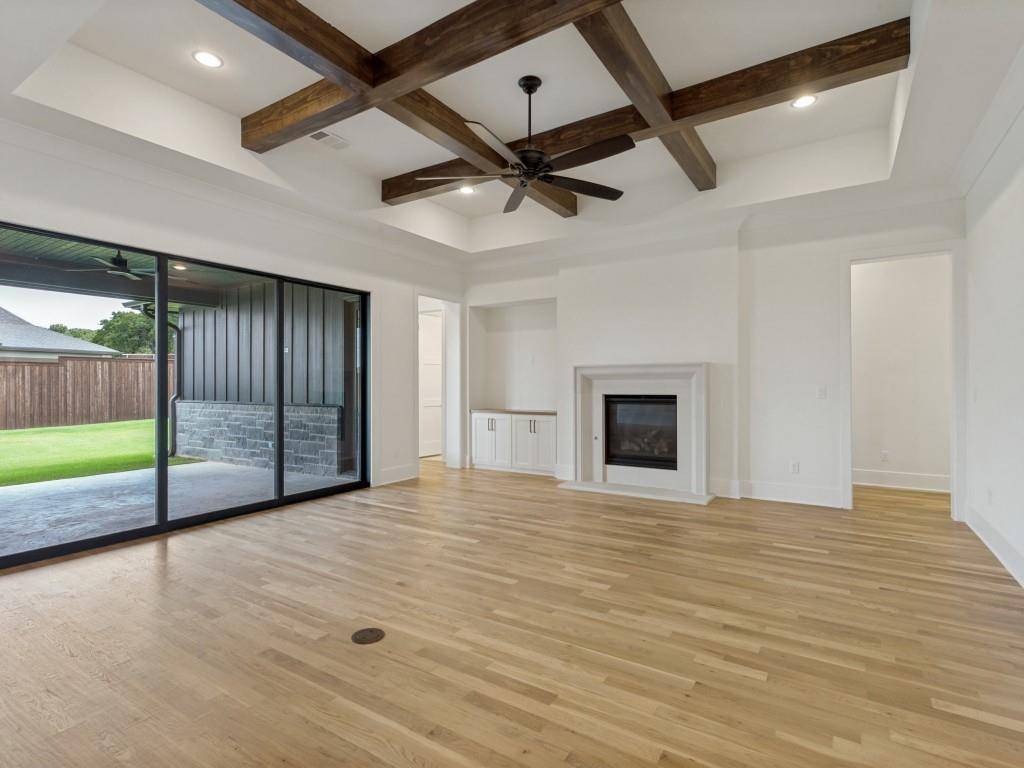 308 MEADOWLANDS Drive, Denton, TX 76210