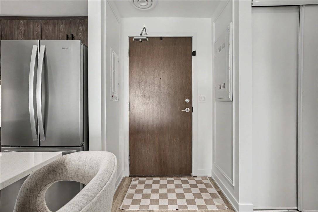 16 Markle CRES #414, Hamilton, ON L9G 0H4