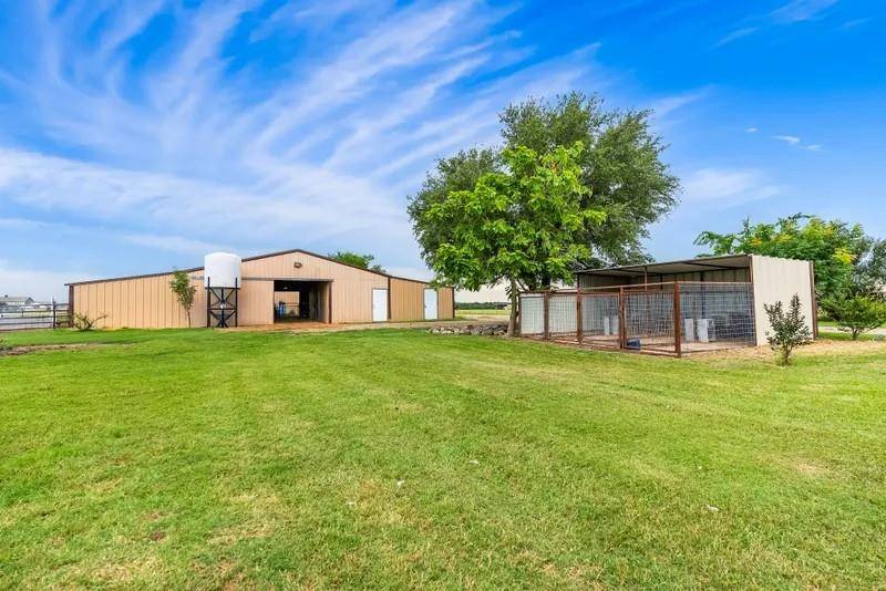 8085 Jackson Road, Krum, TX 76249