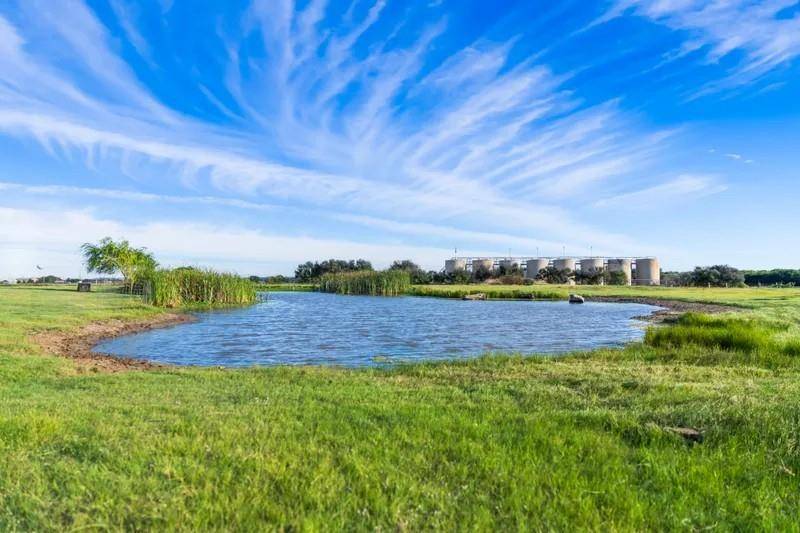 8085 Jackson Road, Krum, TX 76249