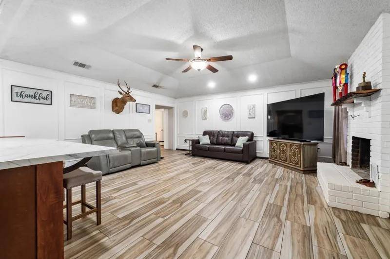 8085 Jackson Road, Krum, TX 76249