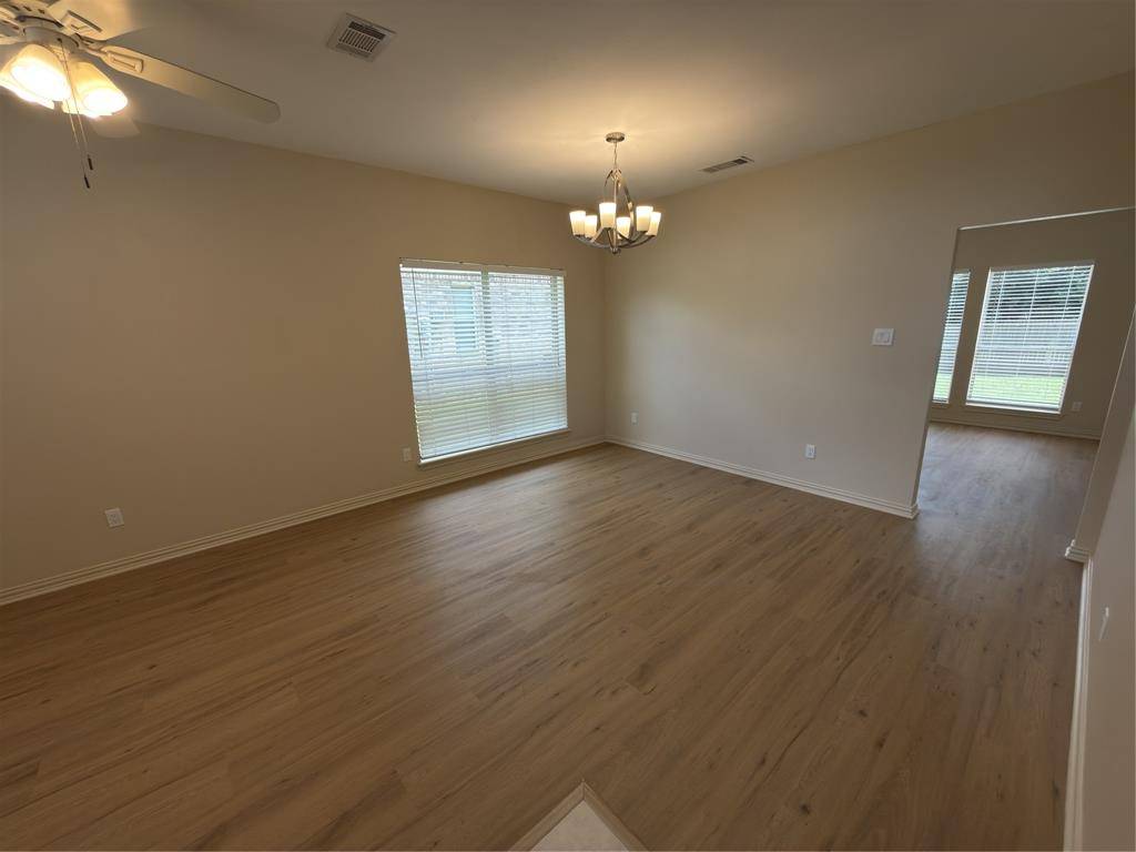 5607 Creekhollow Drive, Arlington, TX 76018