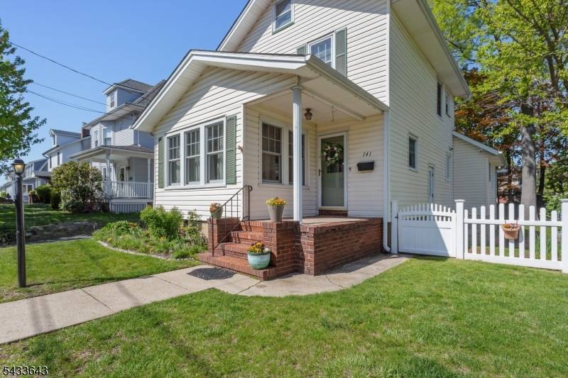 141 Henry St, Hasbrouck Heights Boro, NJ 07604