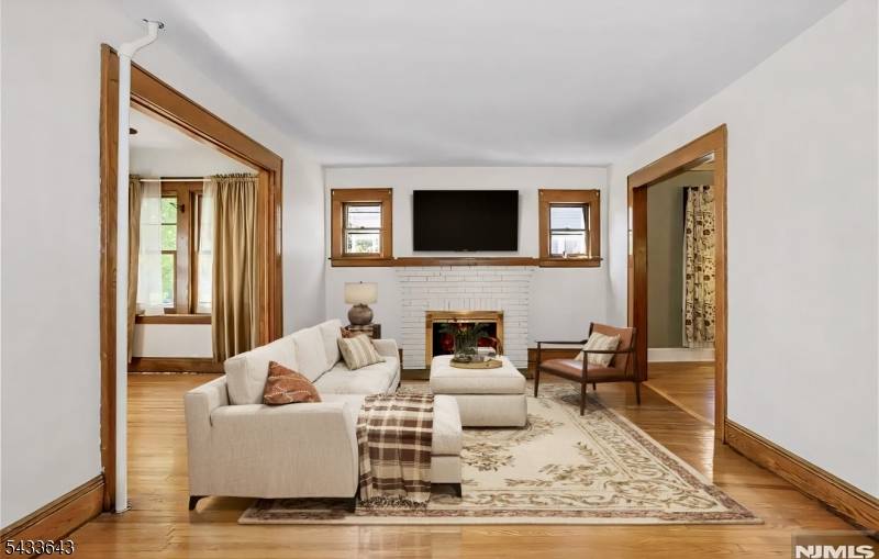 141 Henry St, Hasbrouck Heights Boro, NJ 07604