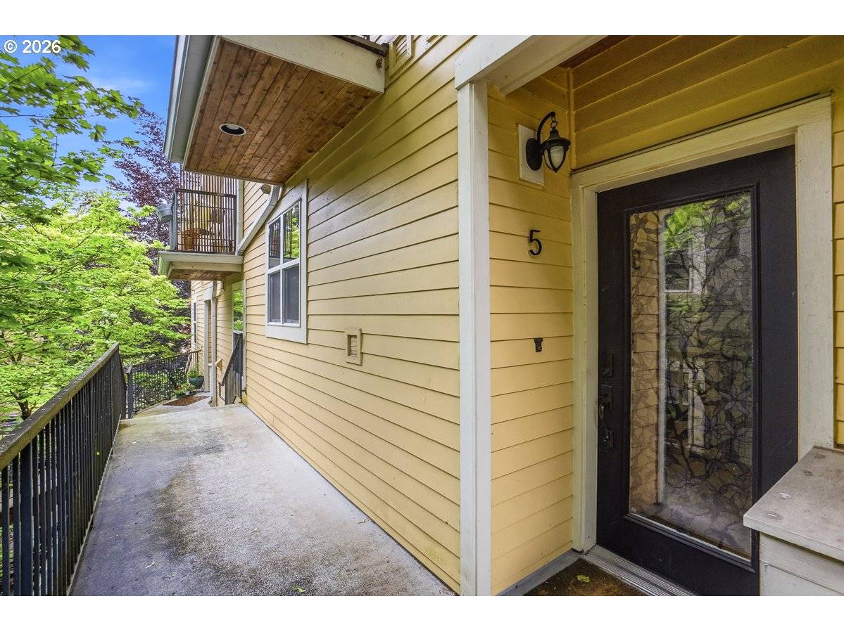 2372 NW GLISAN ST #5, Portland, OR 97210