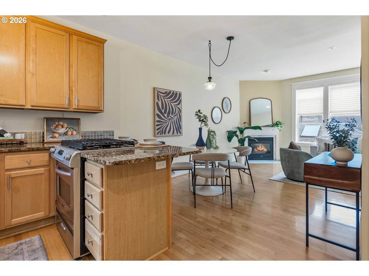 2372 NW GLISAN ST #5, Portland, OR 97210