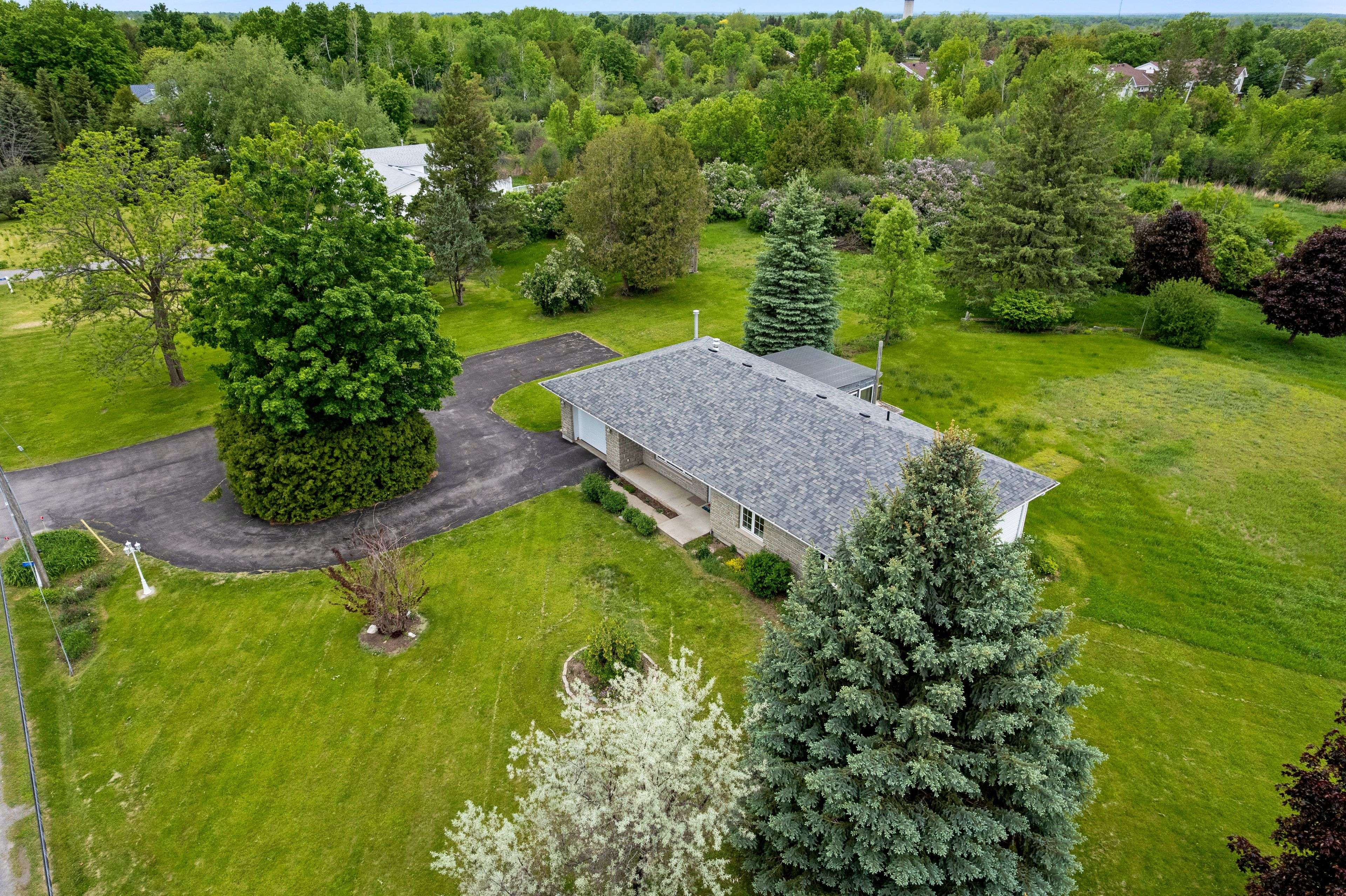 363 Napoleon ST, Carleton Place, ON K7C 3Y3