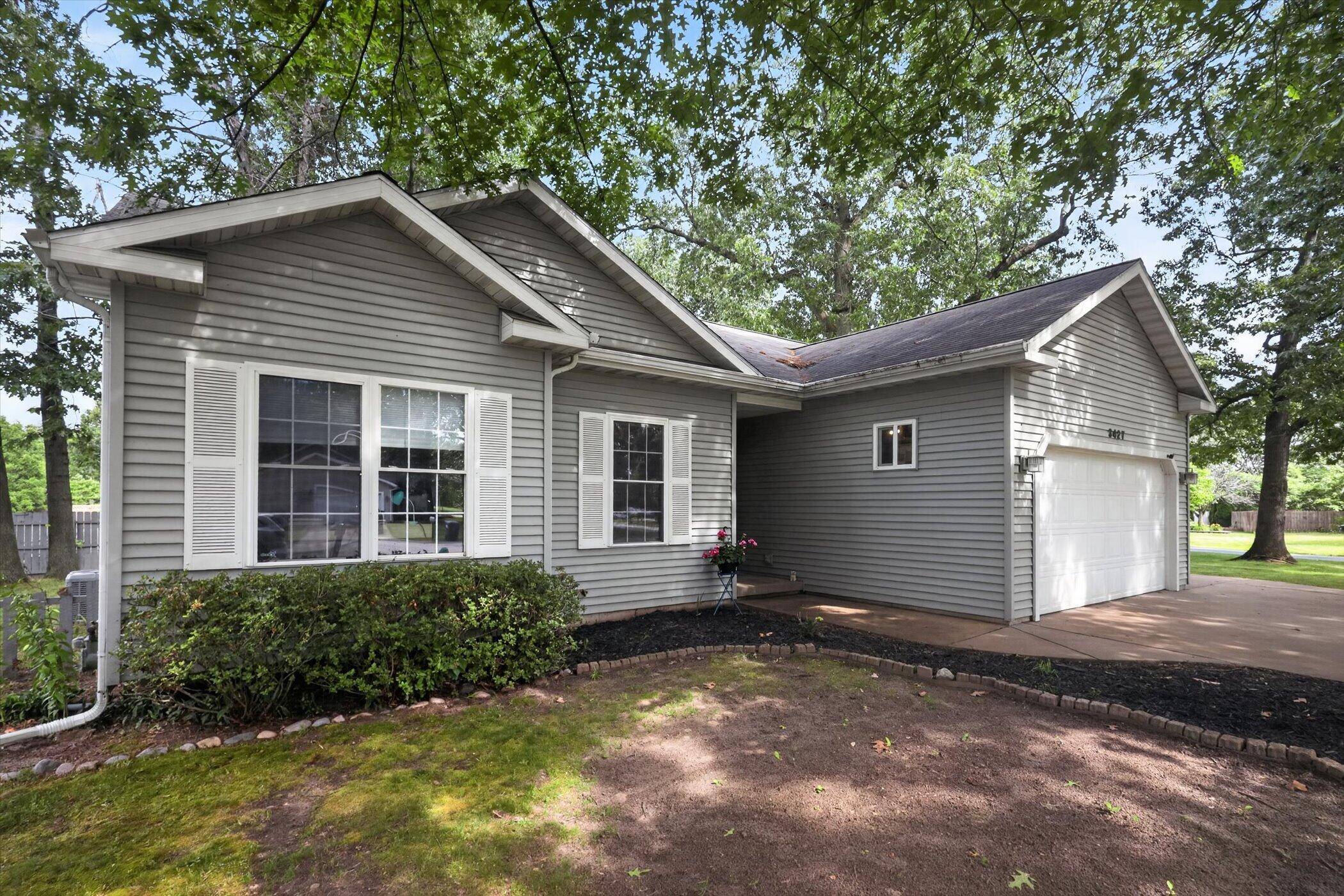 3427 Easy ST, St. Joseph Twp, MI 49085