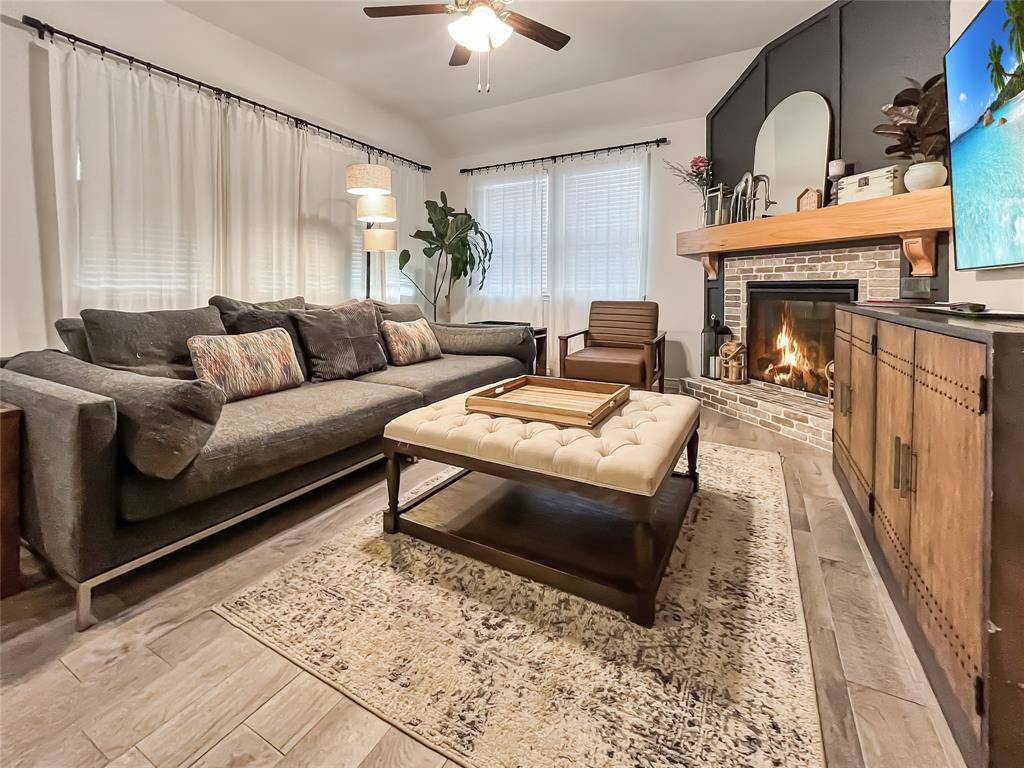 11229 Yellow Rose Way, Aubrey, TX 76227