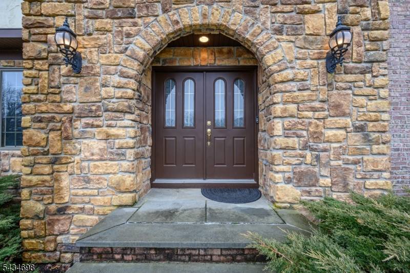 3 Tara Ct, Hardwick Twp., NJ 07825