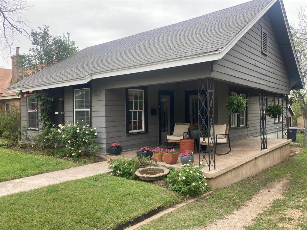909 N 34th Street, Waco, TX 76710