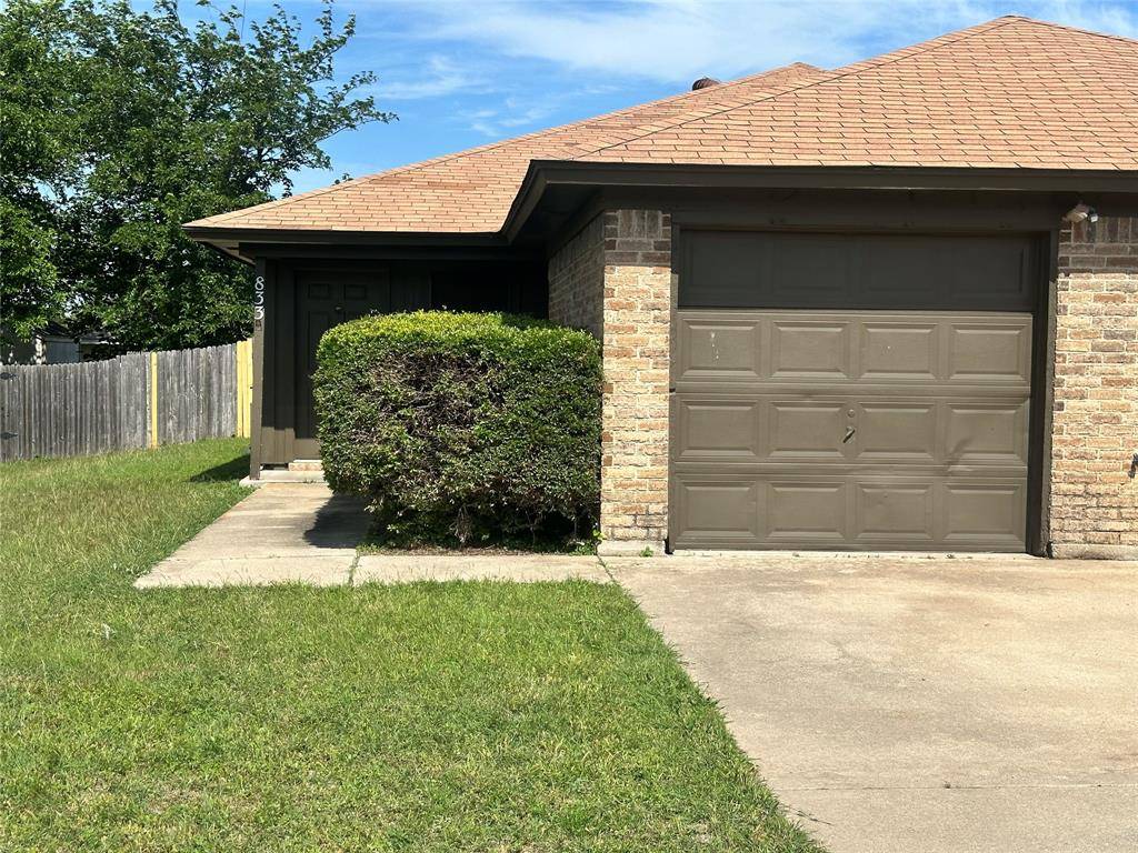 833 White Rock Street, Saginaw, TX 76179