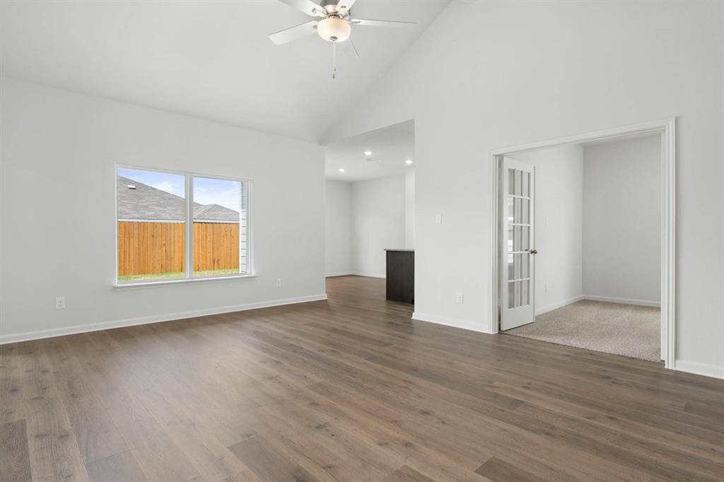 9964 Stranton Drive, Fort Worth, TX 76140
