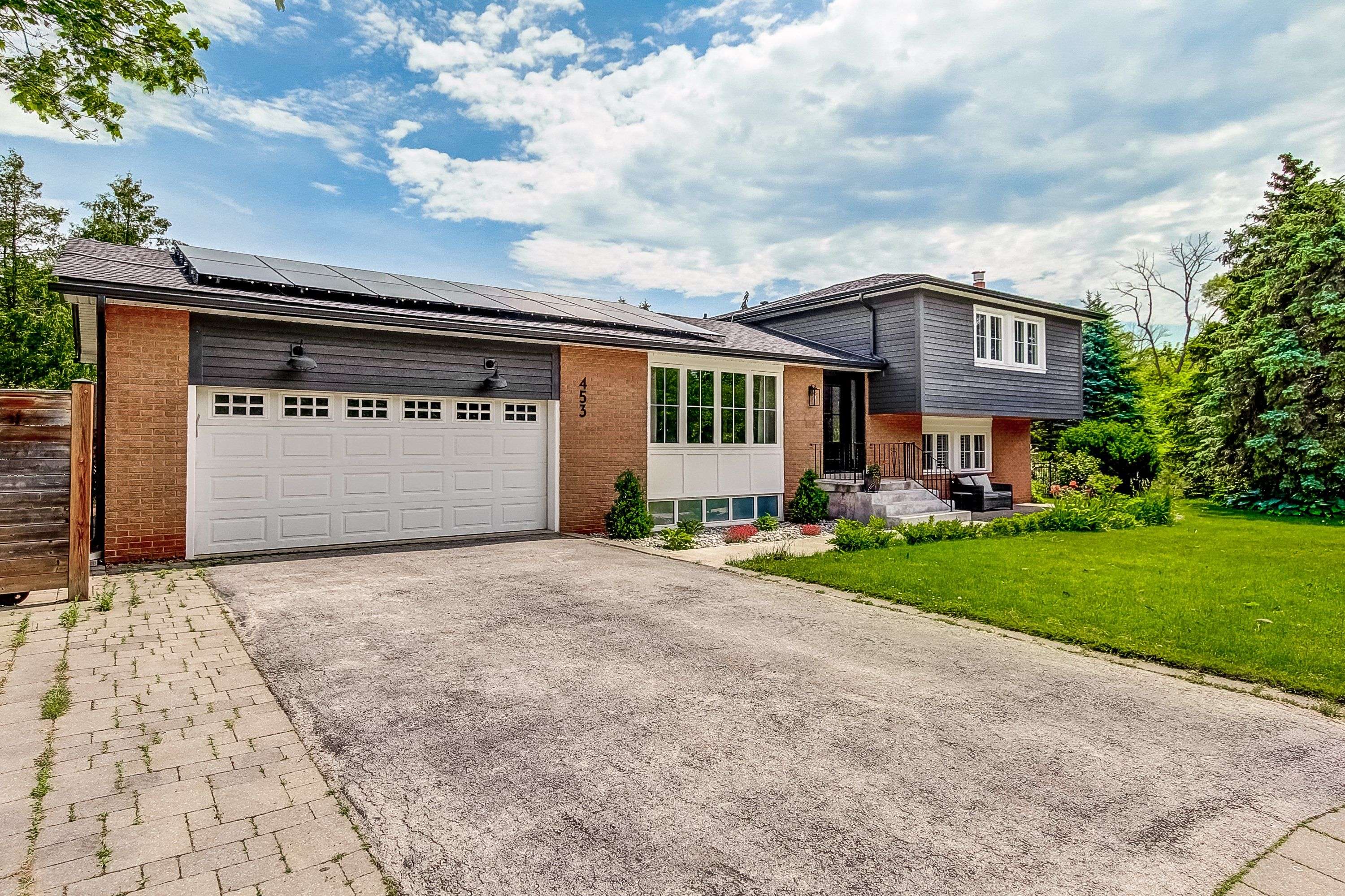 453 Warminster DR, Oakville, ON L6L 4N4