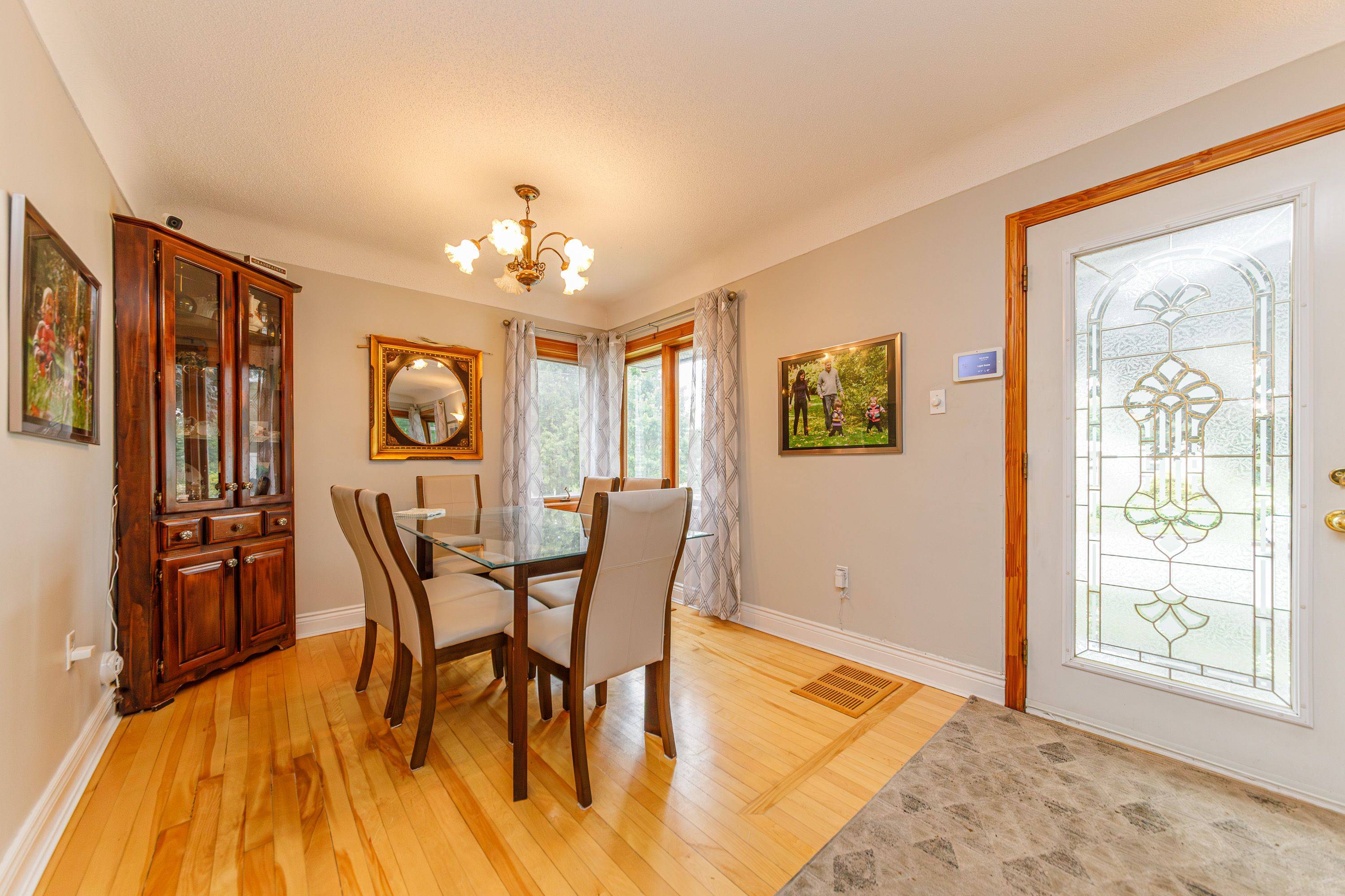 1357 Thames ST, Carlington - Central Park, ON K1Z 7N3