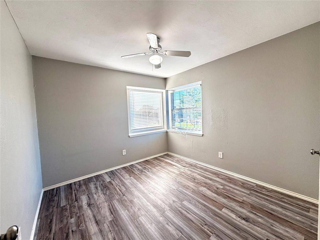 6036 Maple Leaf Drive, Arlington, TX 76017