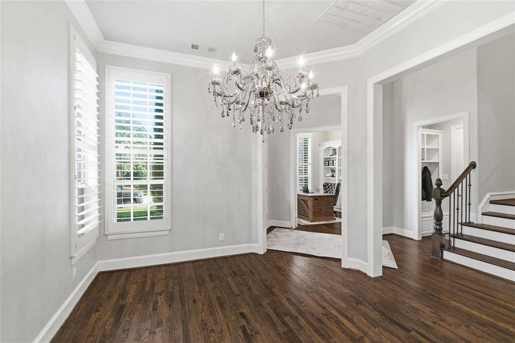 645 Clearwater Drive, Irving, TX 75039