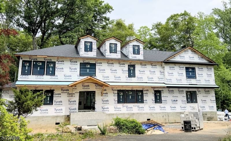 20 Cambridge Dr, Allendale Boro, NJ 07401
