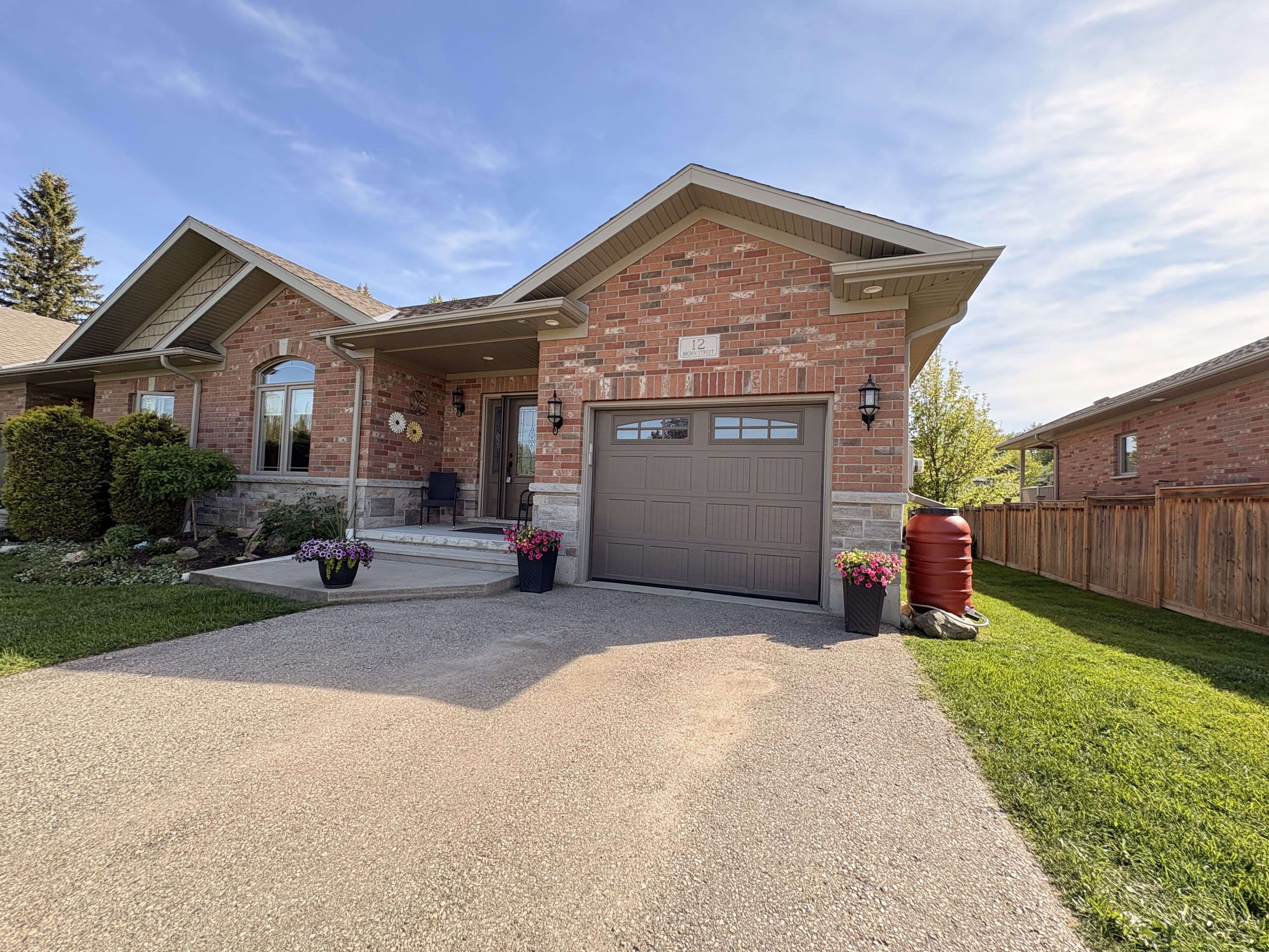 12 Brown ST S, Minto, ON N0G 1M0