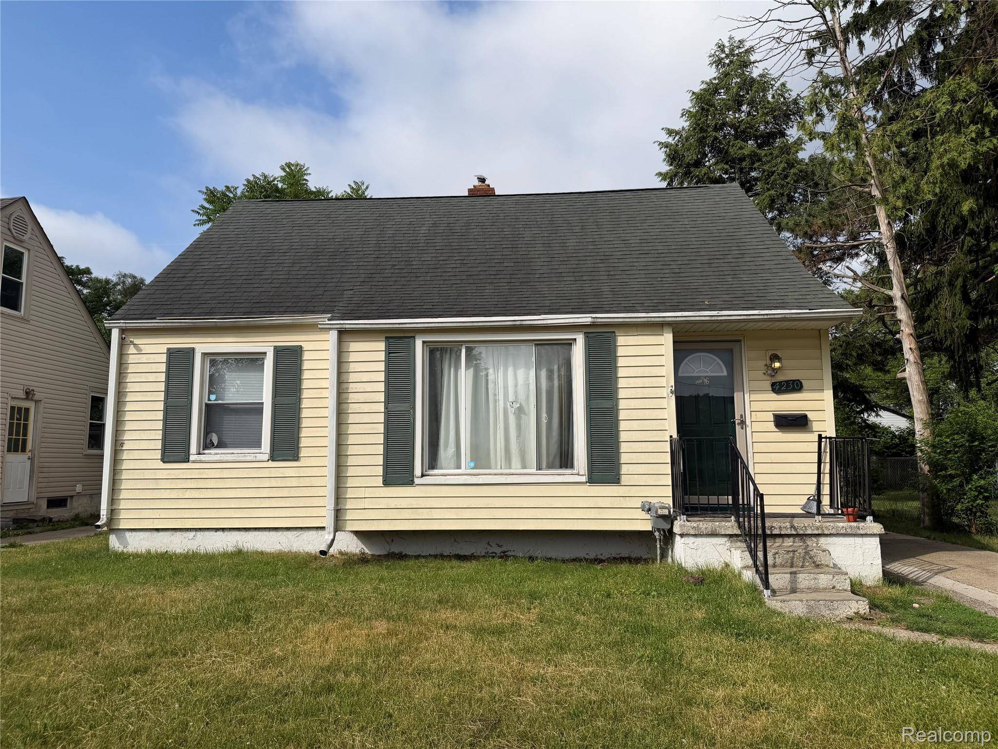 4230 CUSTER AVE, Flint, MI 48507