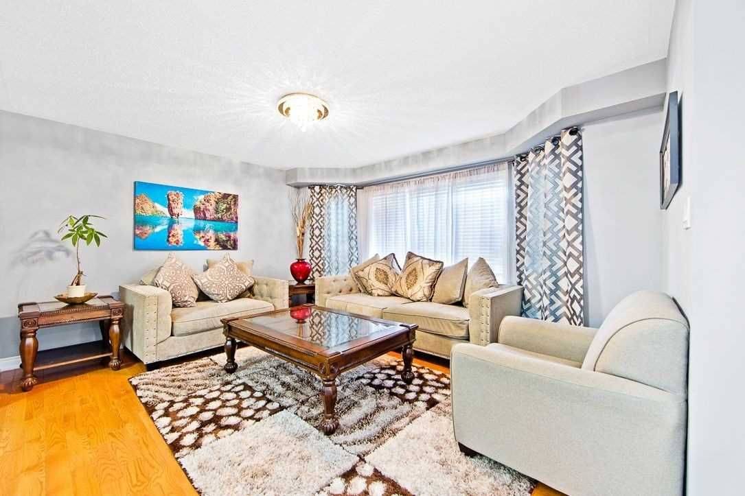 7 McAlpine AVE, Ajax, ON L1T 4H9