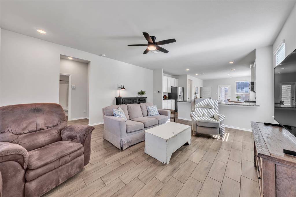 2933 Dixondale Drive, Fort Worth, TX 76108