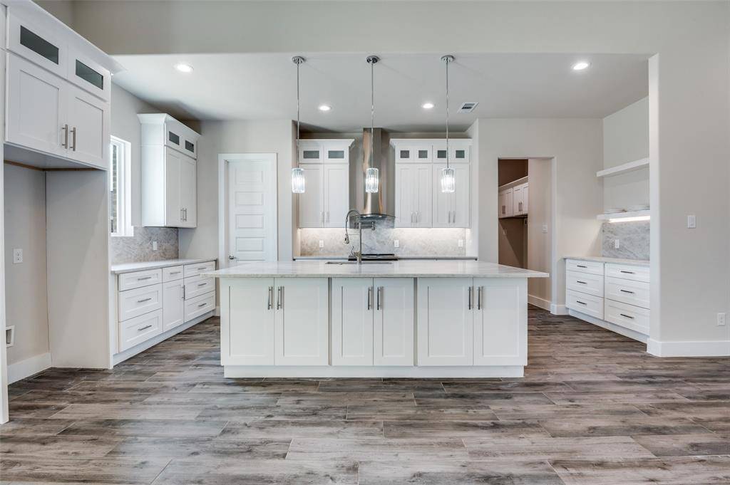 903 Urban Drive, Desoto, TX 75115