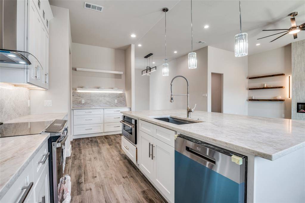 903 Urban Drive, Desoto, TX 75115