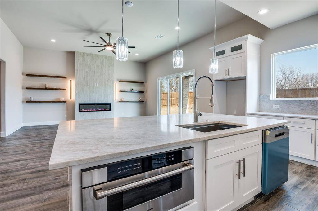 903 Urban Drive, Desoto, TX 75115