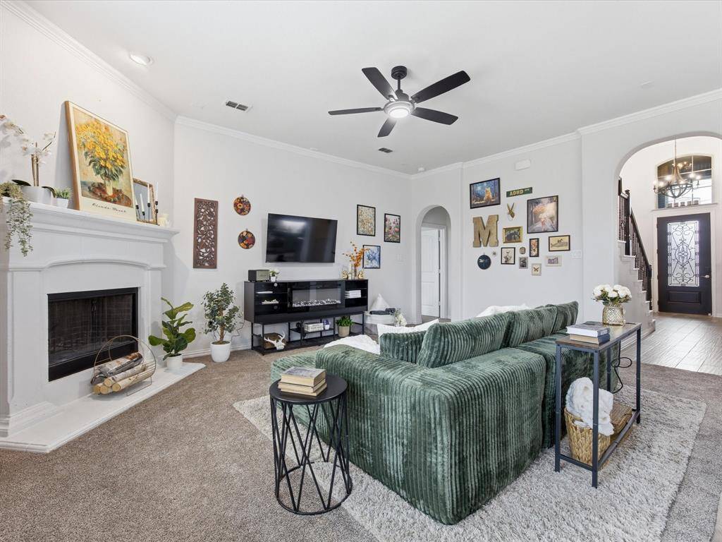 3061 Bella Lago Drive, Fort Worth, TX 76177