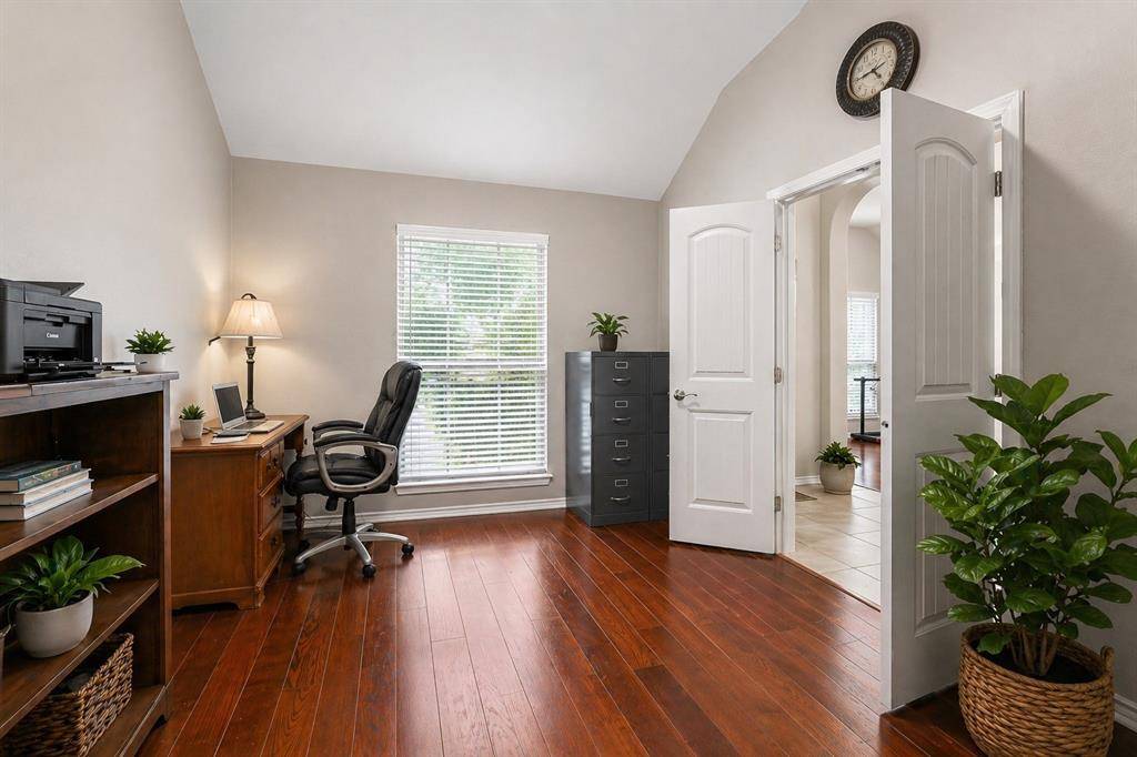 1108 Daventry Drive, Glenn Heights, TX 75154