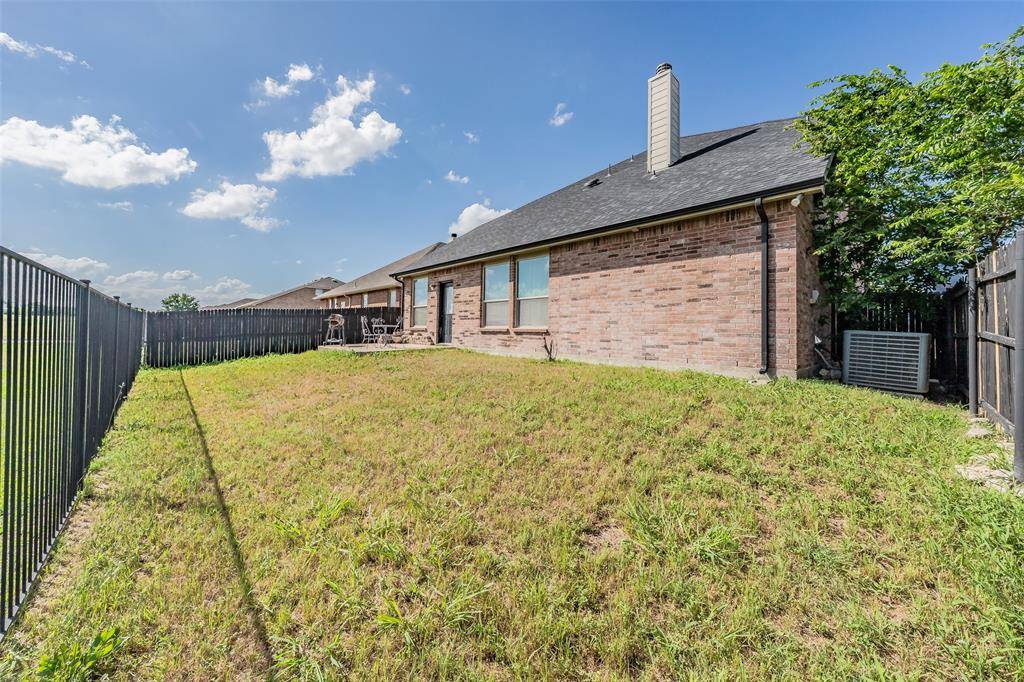 5933 Misty Breeze Drive, Fort Worth, TX 76179