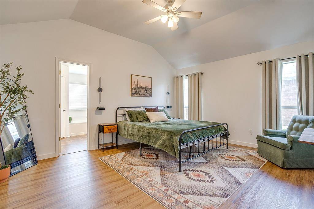 518 Lone Star Street, Joshua, TX 76058