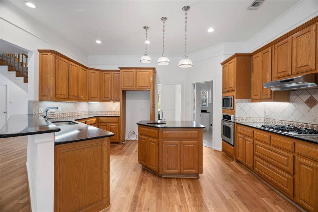 2113 Valley View Drive, Cedar Hill, TX 75104