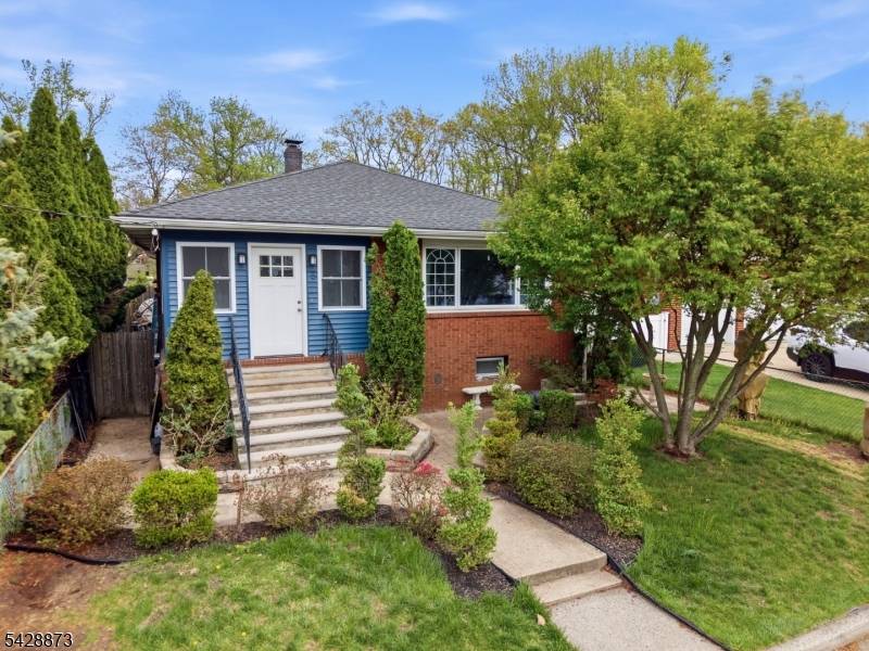 5 Rhode St, Sayreville Boro, NJ 08872