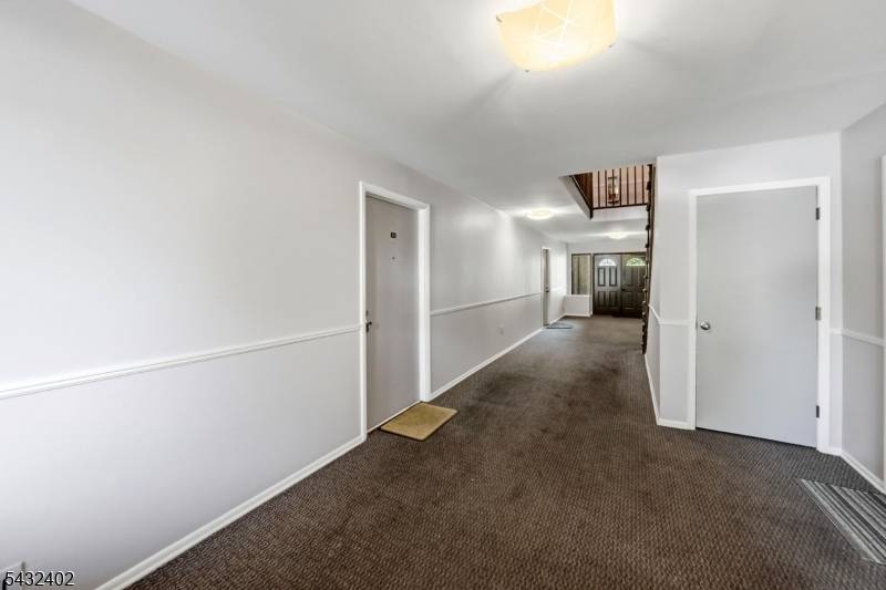336 Willowbrook Dr, North Brunswick Twp., NJ 08902