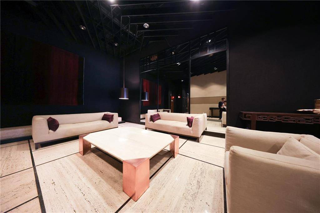 301 East 45th ST #9A, New York, NY 10017