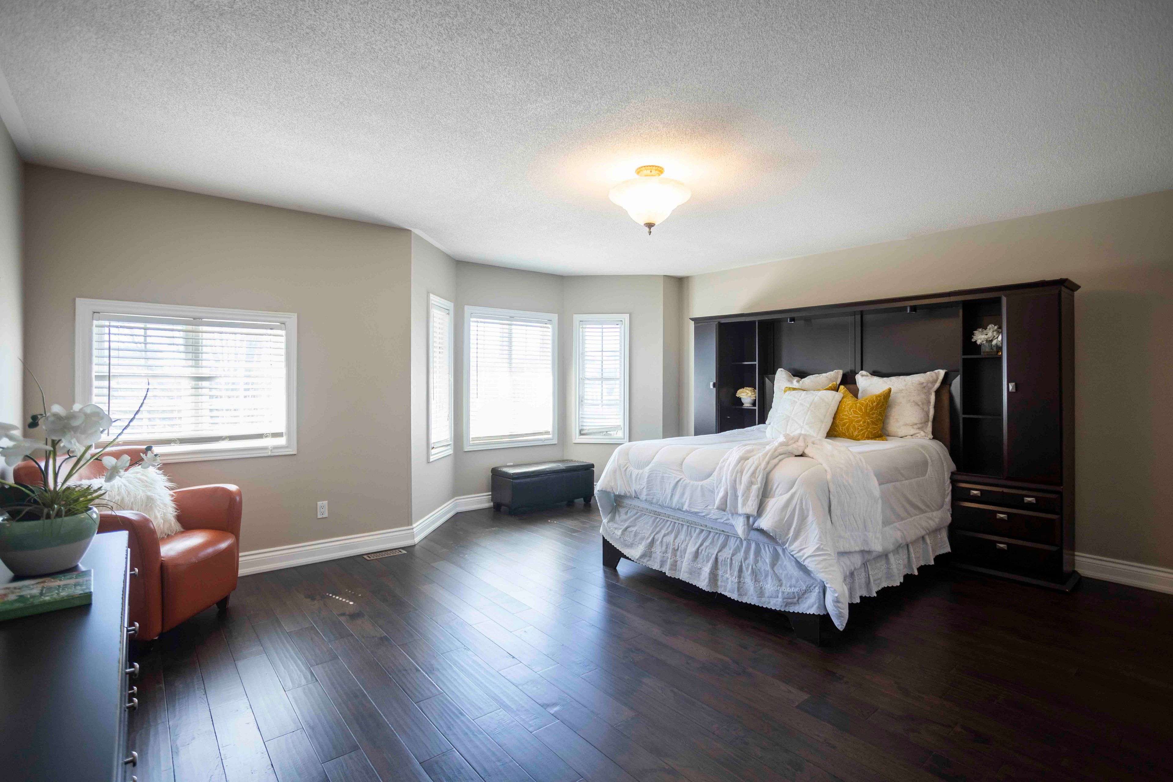 84 Bowles DR, Ajax, ON L1T 4B6